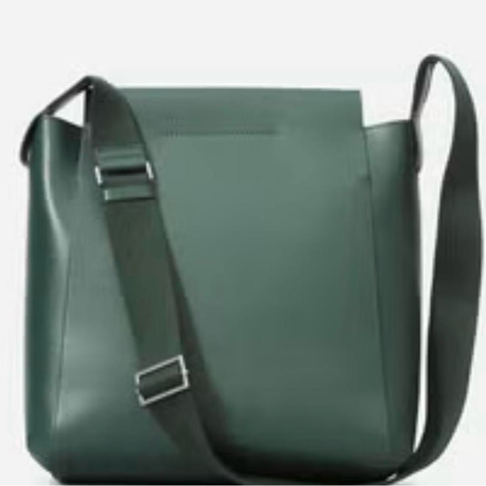 Everlane Form Bag in Dark Green